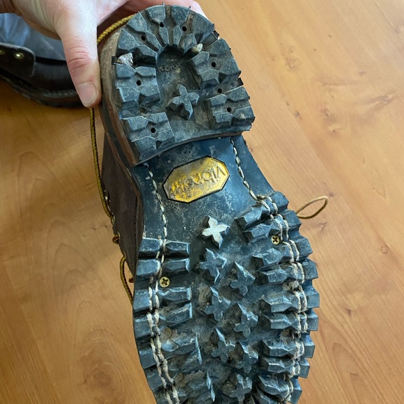 Rugged work boot- size 8.5 - Picture 2 of 6